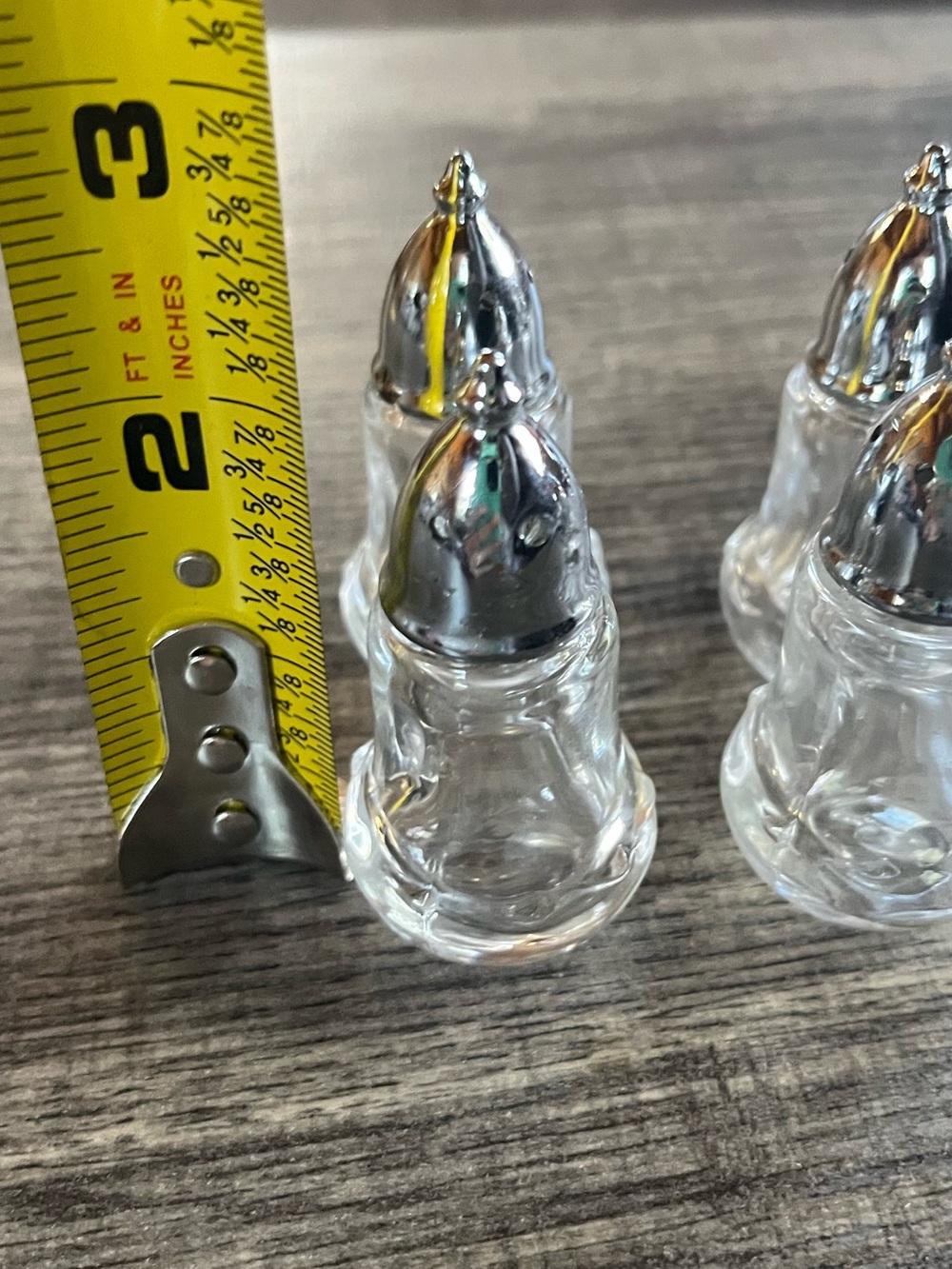 Clear Glass Salt and Pepper Shakers with Silver Tops - Set of 4. - Picture 3 of 6